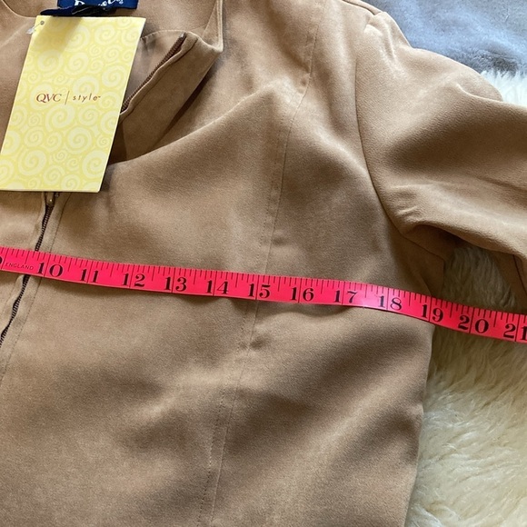 Suede like zip front jacket with fringe cuffs size small - Picture 7 of 8